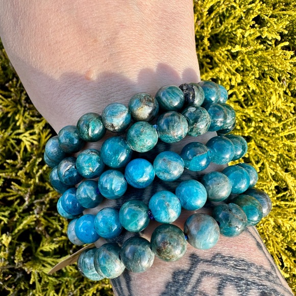 9mm Apatite Beaded Bracelet - Picture 5 of 8